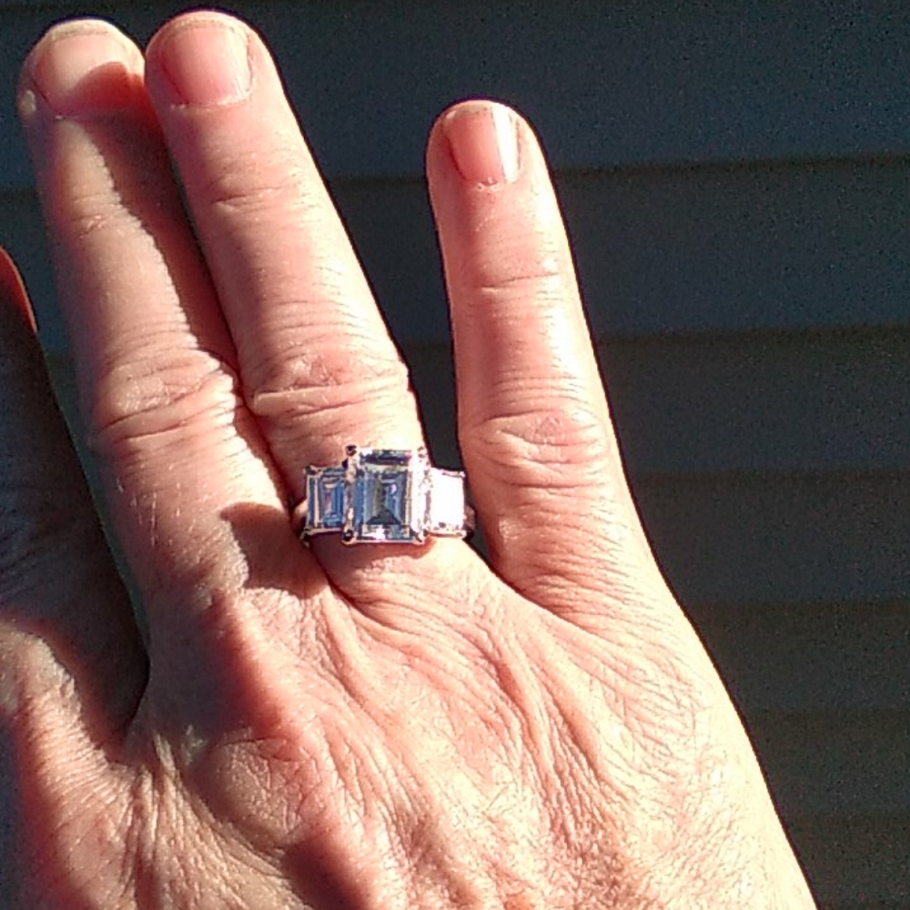 Signity Star 3 stone cocktail ring - Picture 8 of 8